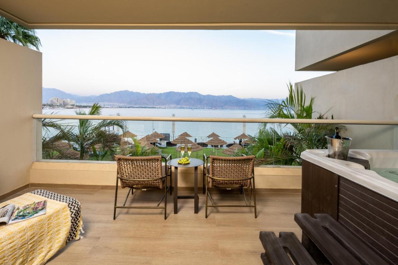 ホテル Aria エイラート エクステリア 写真 A view from a suite at the resort