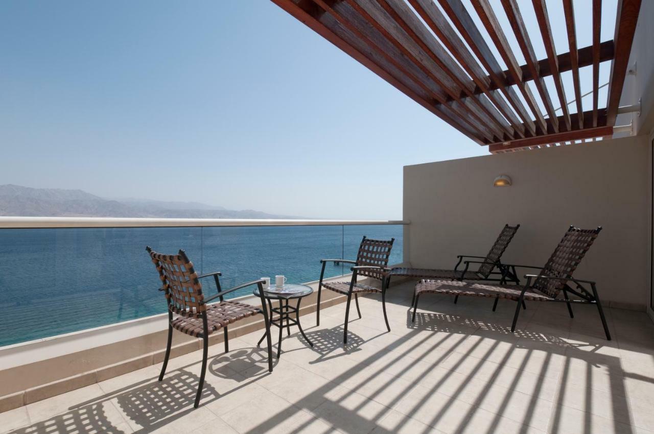 ホテル Aria エイラート エクステリア 写真 View of the Dead Sea from the Kempinski Hotel
