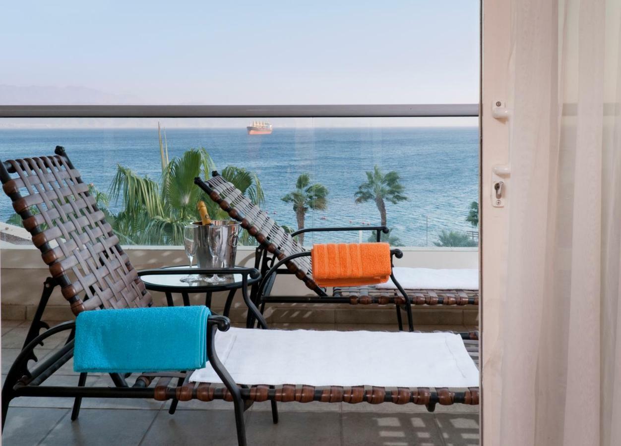 ホテル Aria エイラート エクステリア 写真 A balcony at a hotel